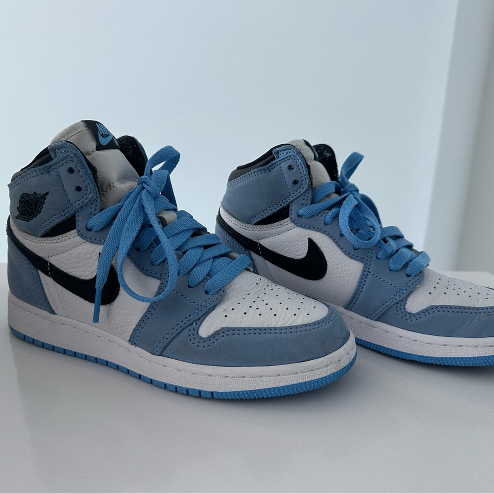 Jordan 1 retro high OG university Blue